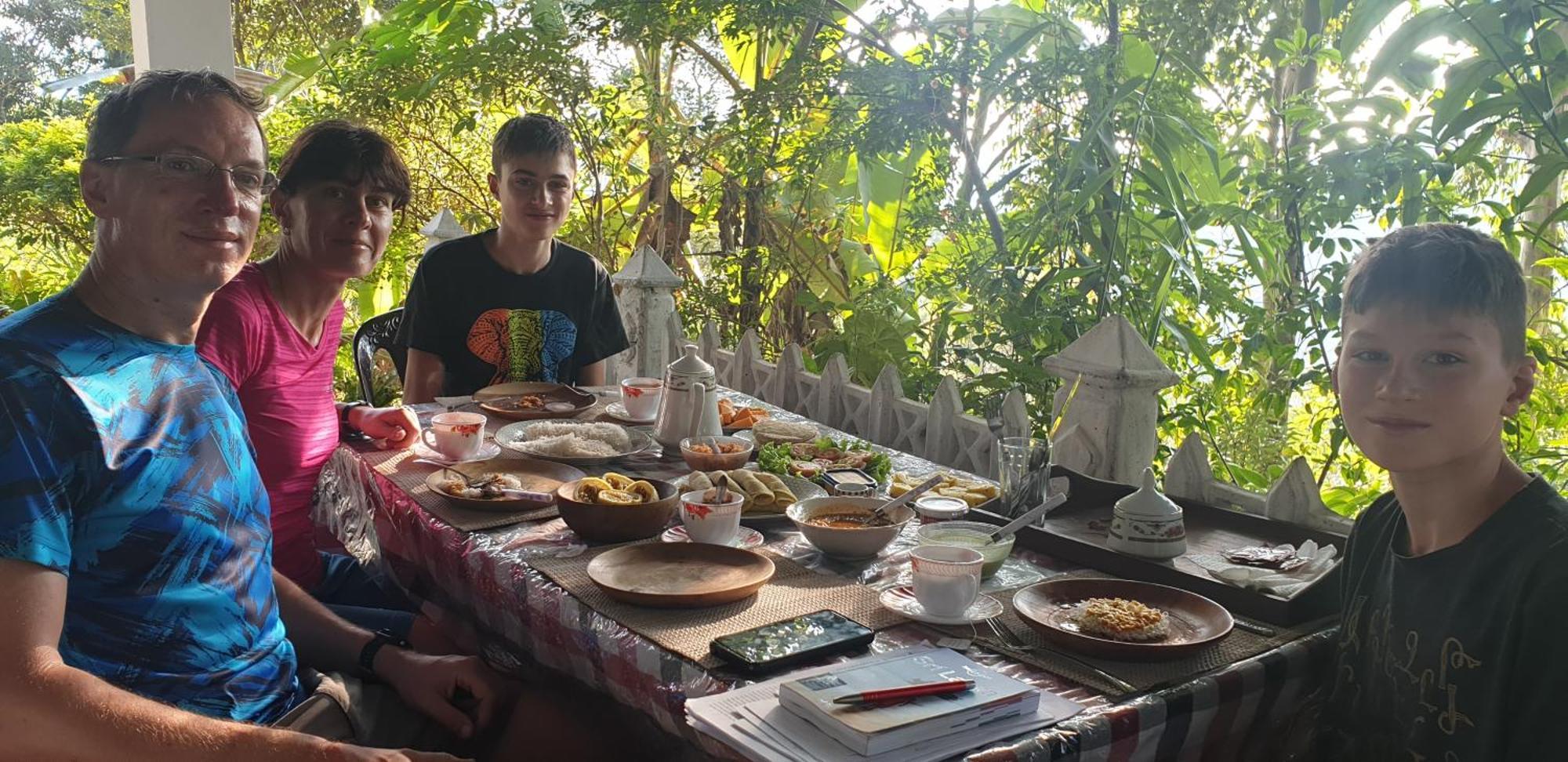 Himansa Homestay Ела Екстериор снимка